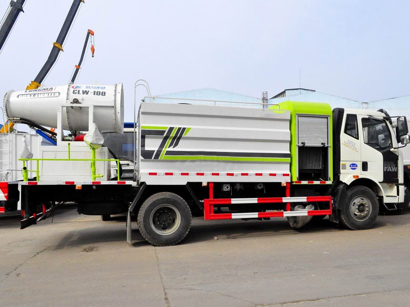 國(guó)六解放多功能抑塵車(chē)