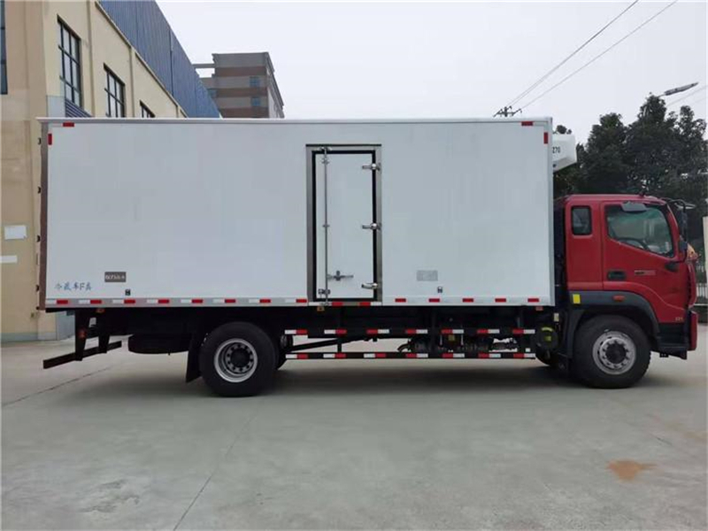 國(guó)六福田瑞沃ES5冷藏車(chē)6米8