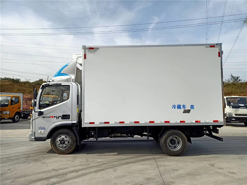 國(guó)六福田奧鈴CTS寬體冷藏車