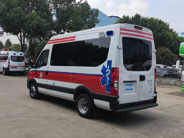 依維柯歐勝救護(hù)車 依維柯歐勝救護(hù)車