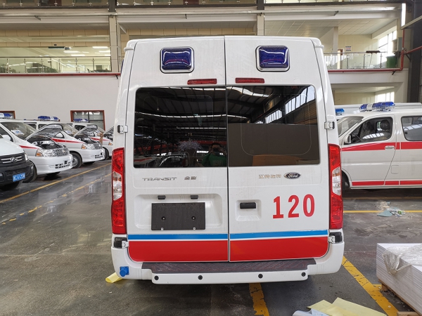 福特新世代V348長軸中頂救護車 福特新世代V348長軸中頂救護車