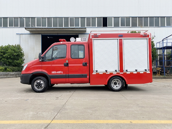 依維柯歐勝雙排500方救險車(便攜) 依維柯歐勝雙排500方救險車(便攜)